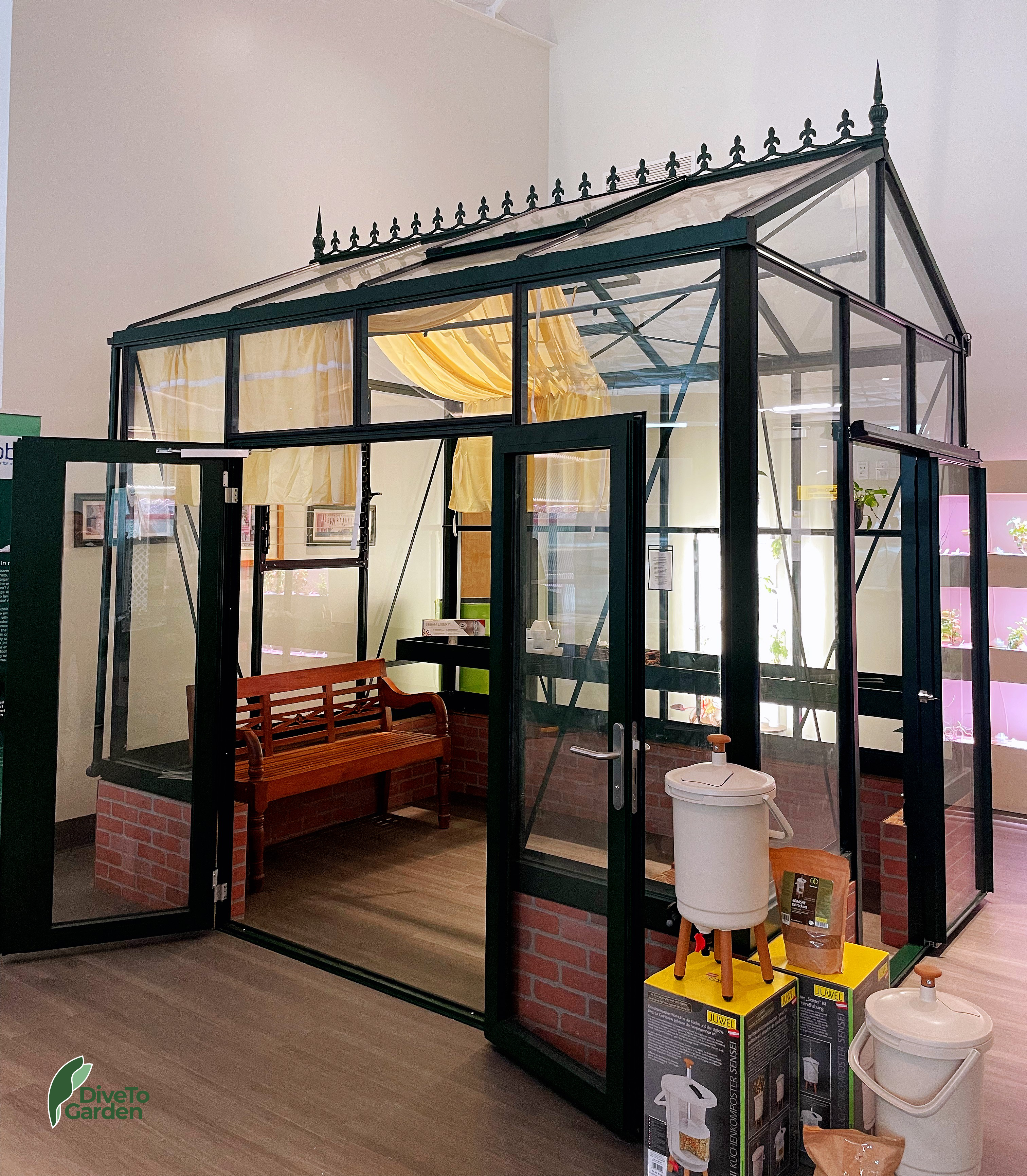 Junior Victorian™ 8X8X10.ft VI23 Greenhouse