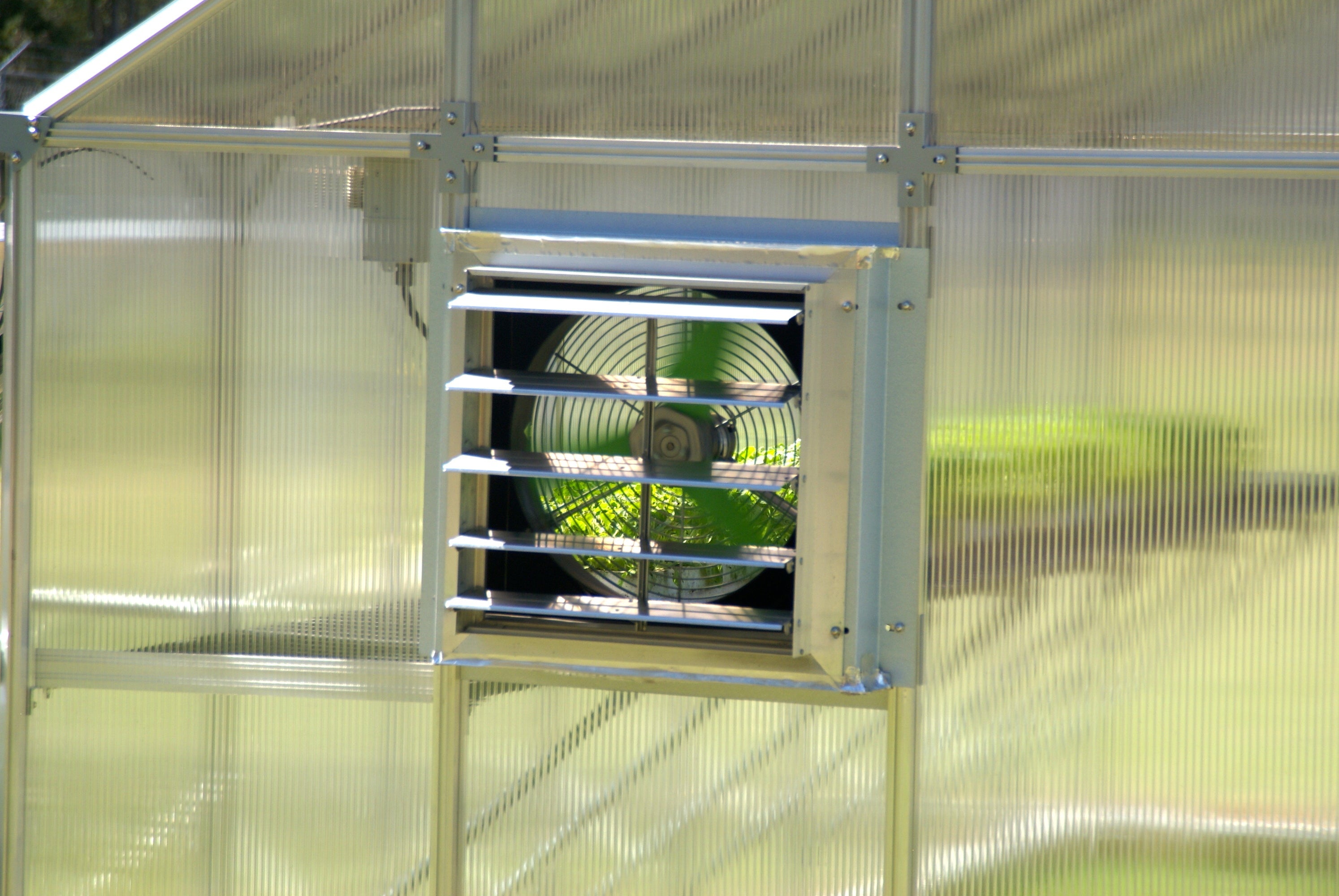Greenhouse Accessories - MONT™ Solar Powered Ventilation System For Greenhouse