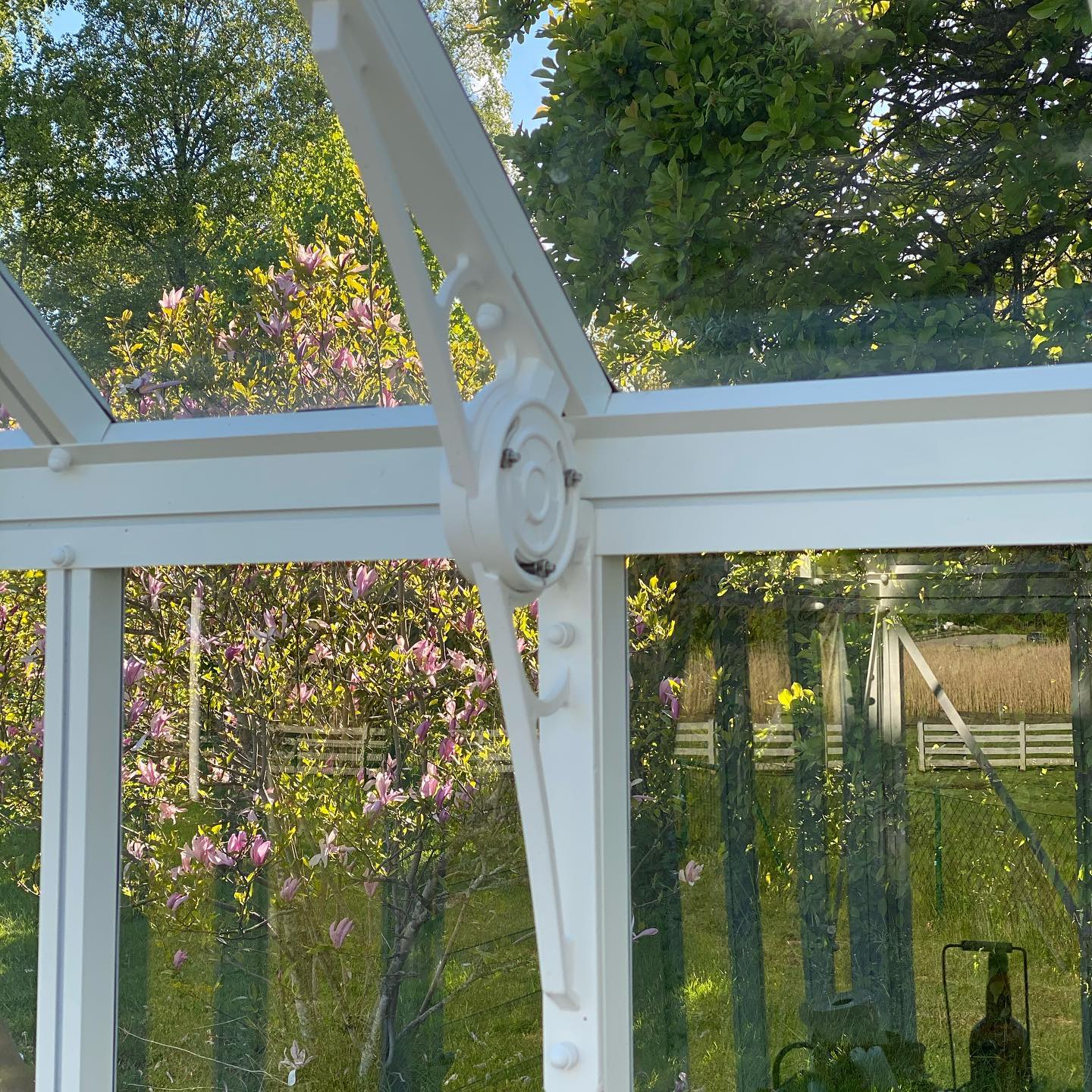 Victorian T-Shape - EOS™ 13X10X13.ft T-Shaped Greenhouse Ground Edition