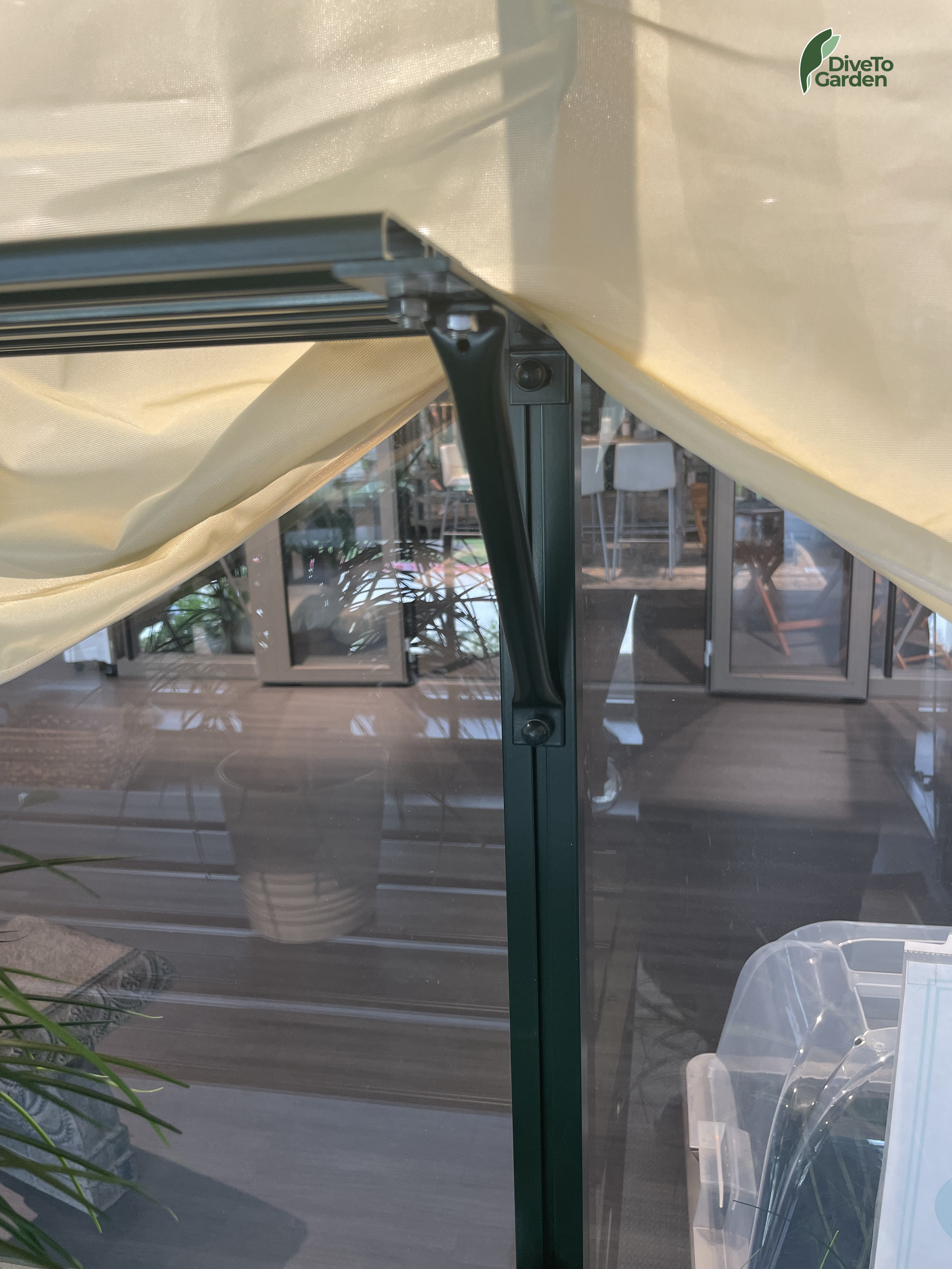 Janssens™ Greenhouse Slat Shelving System