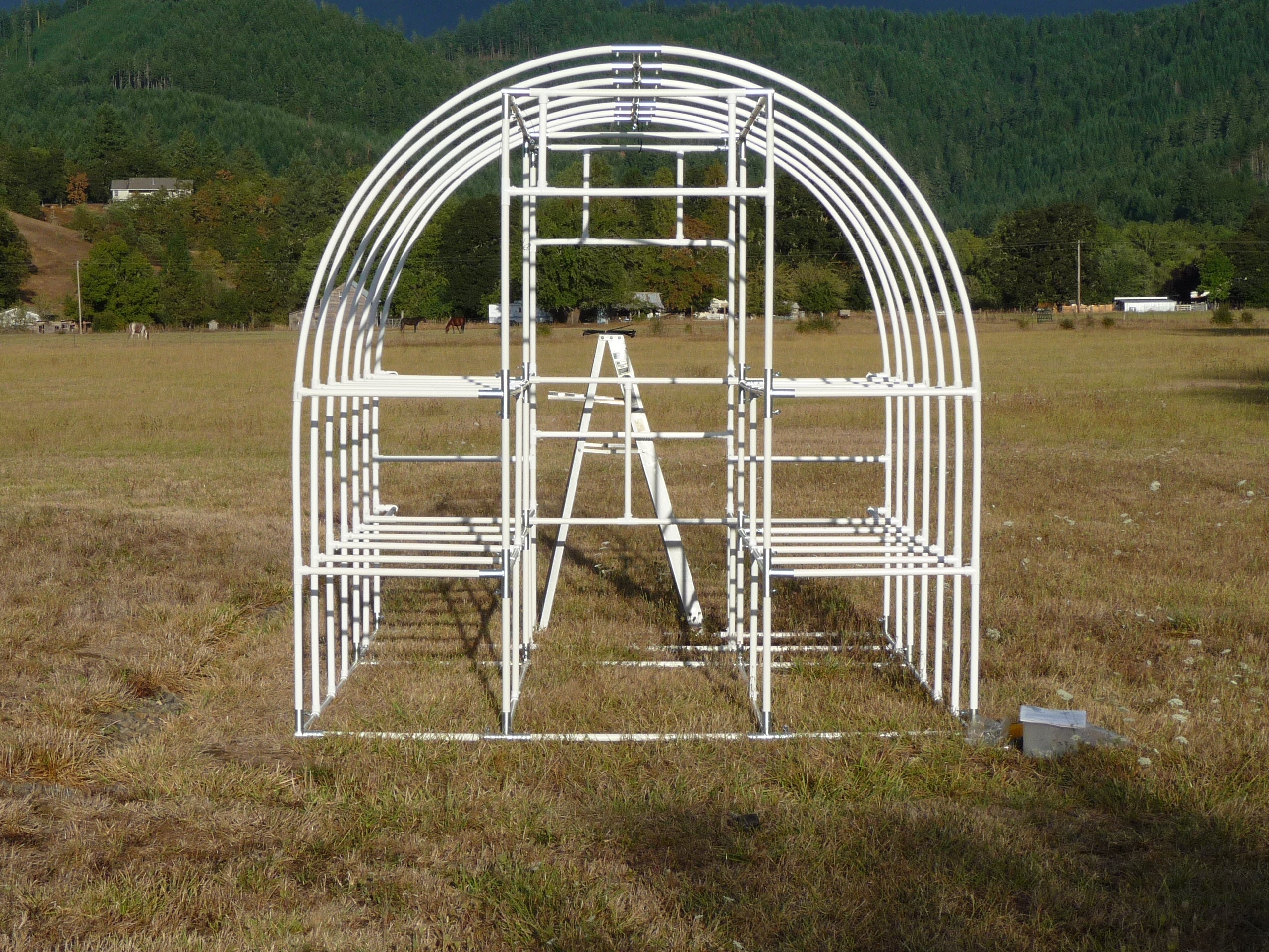 Gardener's Oasis™  8x8x16.ft Round Heat Efficient Greenhouse - Dive To Garden